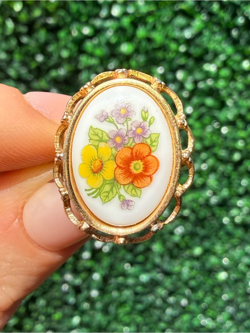 Vintage Avon Porcelain Flower Ring - Size 6